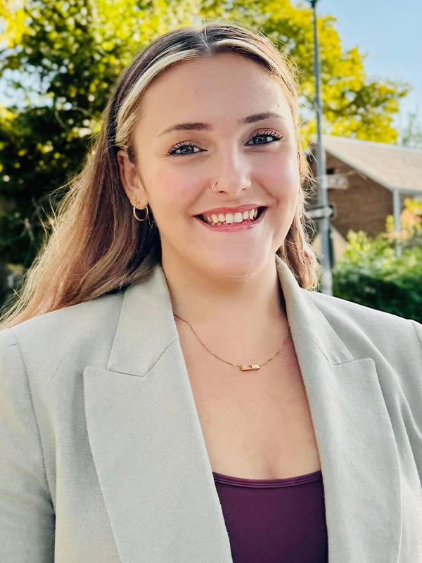 Headshot of Sarah Michelle Smith